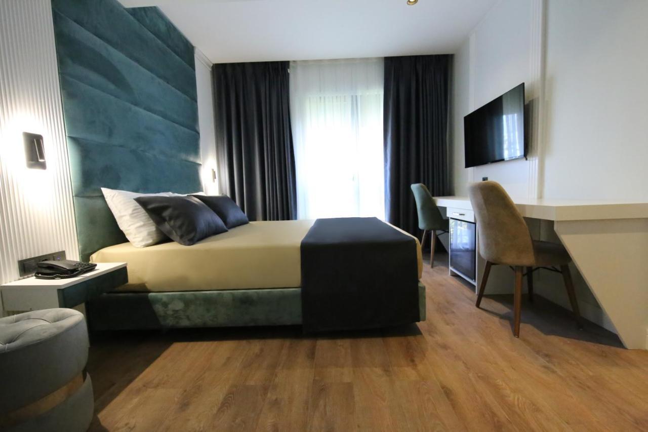 Axu Airport Hotel Arnavutkoy Exterior photo A room at the hotel