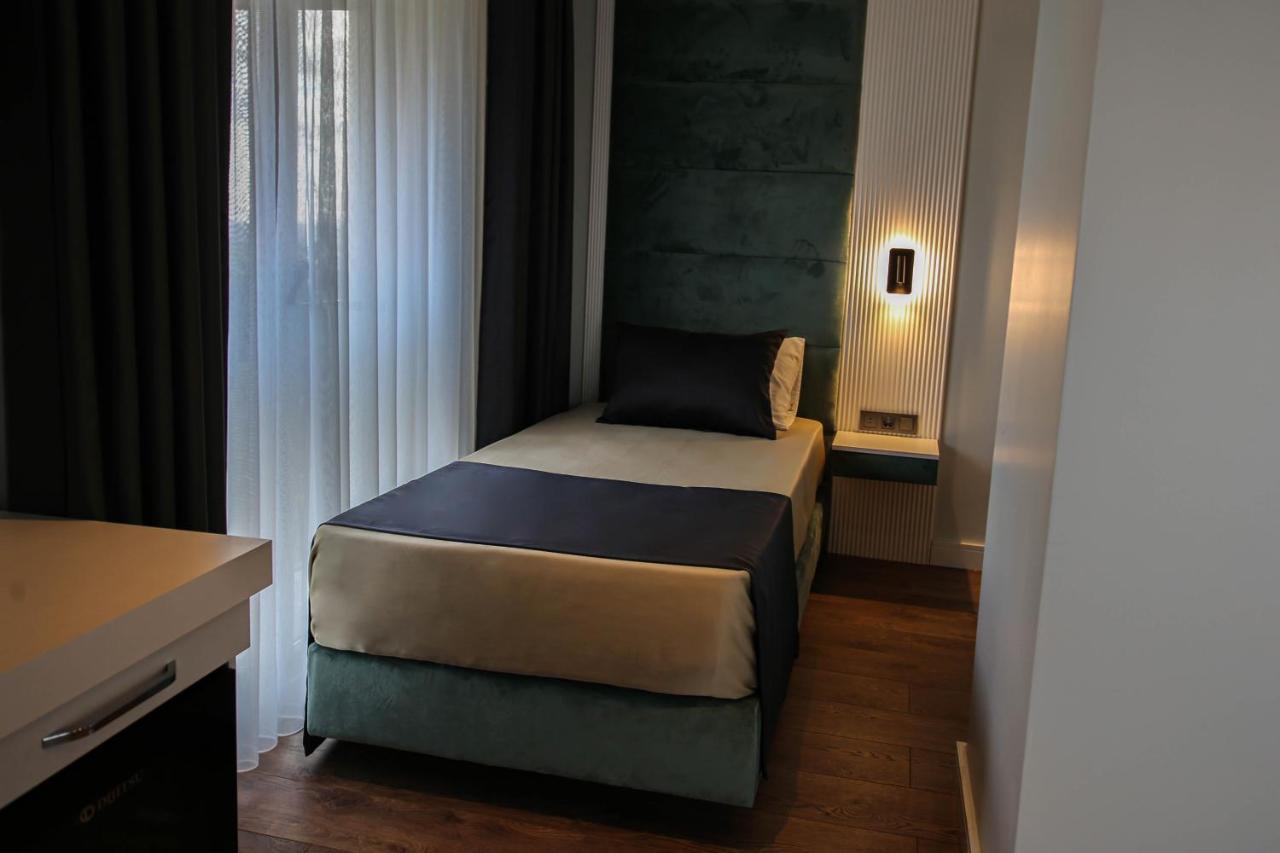 Axu Airport Hotel Arnavutkoy Exterior photo A single room at the hotel