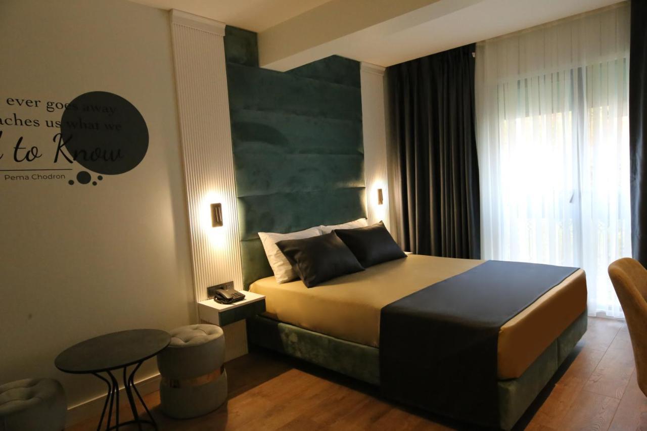 Axu Airport Hotel Arnavutkoy Exterior photo A room at the hotel