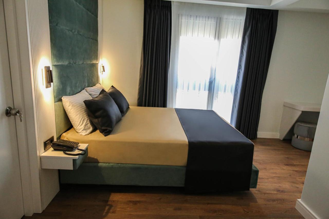 Axu Airport Hotel Arnavutkoy Exterior photo A bedroom at the hotel
